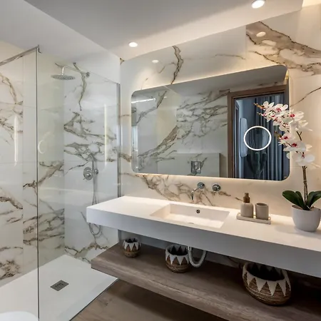 Oasis Luxury Villa