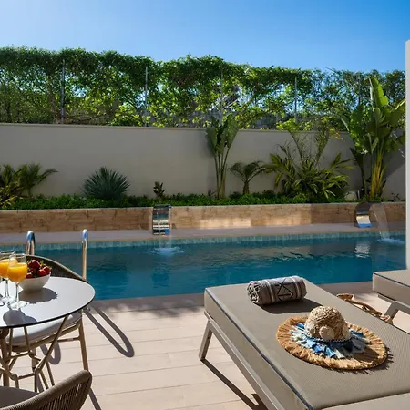 Oasis Luxury Villa *
